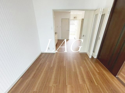 【居間・リビング】 | ビレッジ北栄 | 洋室のお部屋です。