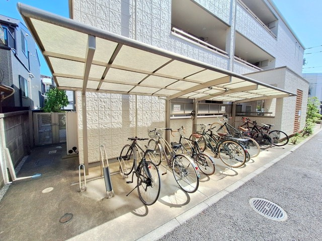 デコート代々木上原のその他共用部分|屋根付き駐輪場