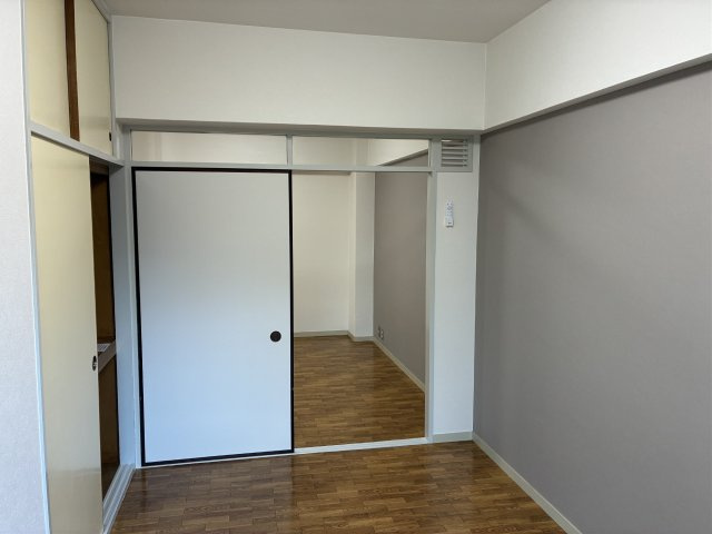 　上前津パークマンションの洋室