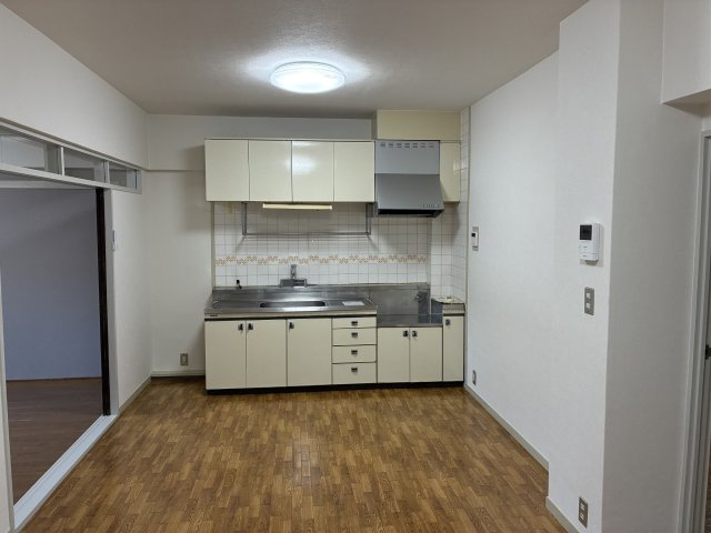 　上前津パークマンションのキッチン