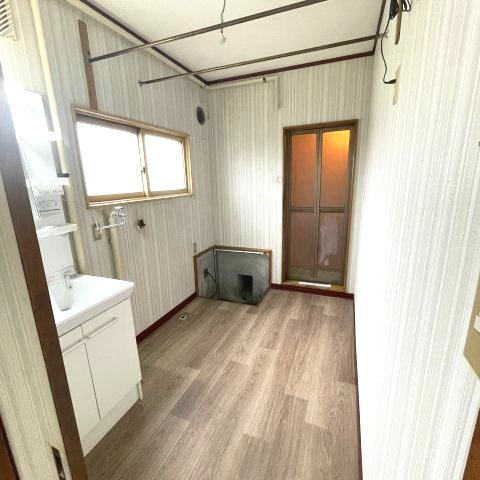 登別市中央町4丁目2-14店舗付戸建のバルコニー