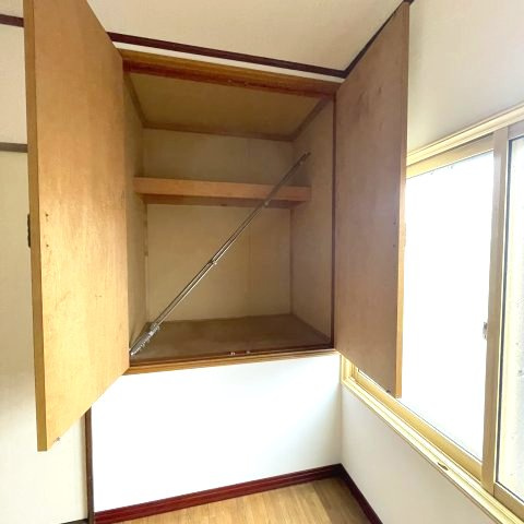 登別市中央町4丁目2-14店舗付戸建の収納