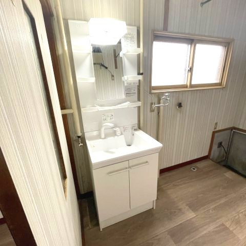 登別市中央町4丁目2-14店舗付戸建の洗面所