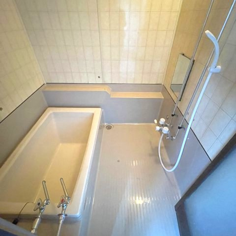 登別市中央町4丁目2-14店舗付戸建の浴室