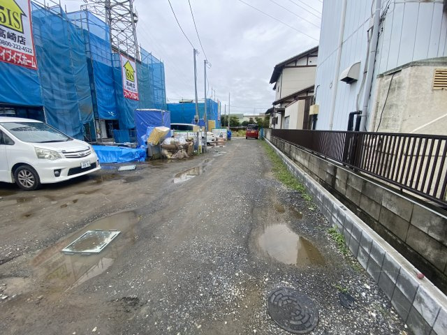 新築　高崎倉賀野町3区画　2号棟の前面道路含む現地写真|現地写真　西側接道幅員約23.2ｍ