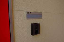 １０２