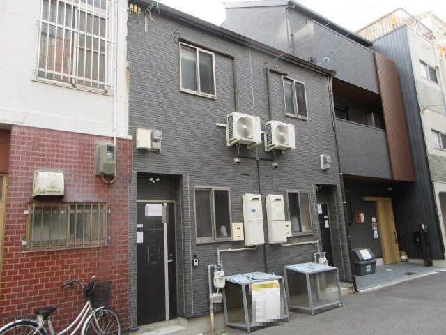 大阪市浪速区恵美須西２丁目の旅館