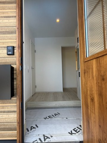ケイアイテラス／西区城山大塘／１号棟の玄関