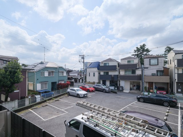 ラヴィドール目白の展望|のびやかに広がる空が日常になり、至福の時間に包まれる眺めを愉しめます。清らかで穏やかな時間が流れ、明日への活力を養うことができる眺望です