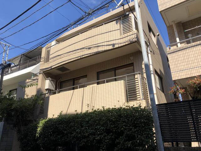 メゾネット四谷の外観|外観はキレイなタイル貼り