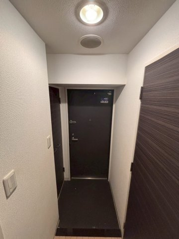 レジディア京町堀の玄関