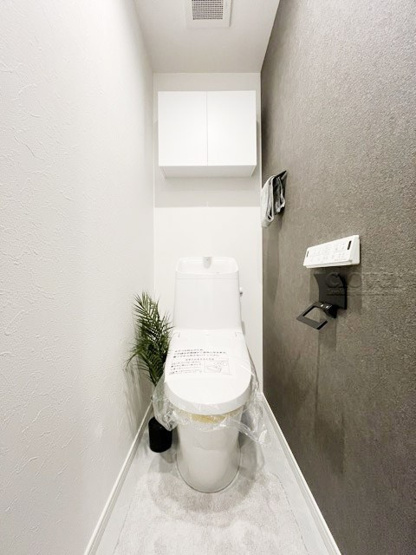 【トイレ】 | MJハイツ | トイレはもともと個人の領域である自宅の中でも、最もプライベートな空間です。だからこそ、ほしい「落ち着き」がここにあります。～即日のご見学可能～　お問合せはお気軽にどうぞ。

