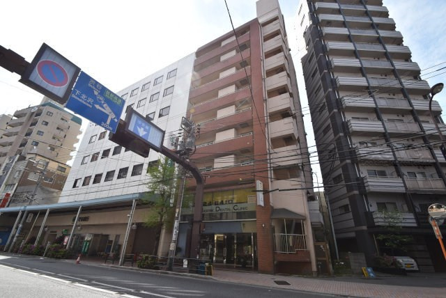 【現況写真】 | MJハイツ | 外観と前面道路の様子。