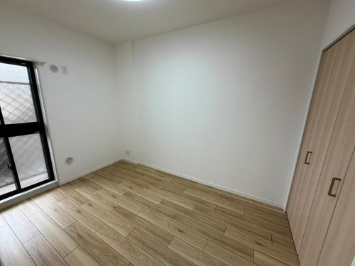 新柏ガーデニア東の街一番館の洋室|明るい洋室です