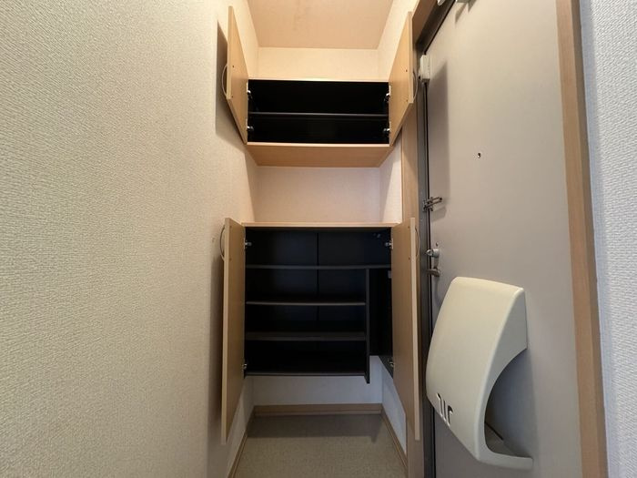 エスポワール杭瀬の玄関