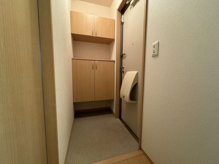 エスポワール杭瀬の玄関