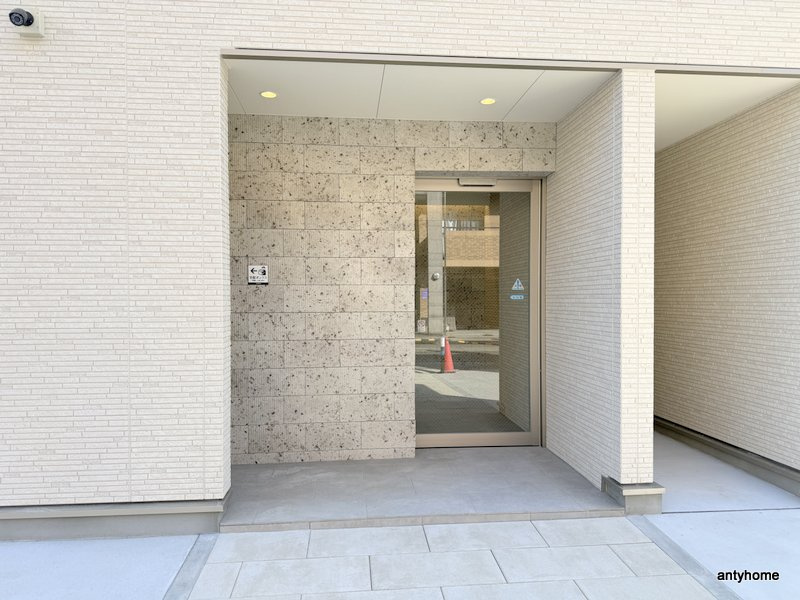 プルメリア関大前　仲介手数料無料のエントランス