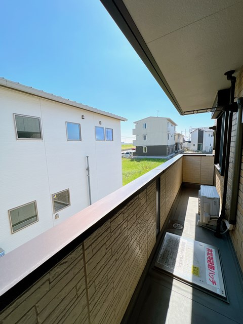 春日井市松河戸町６丁目のアパートのバルコニー