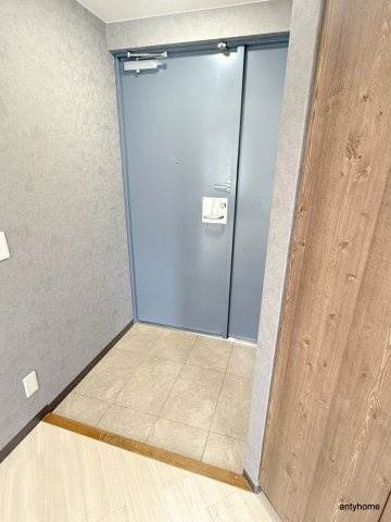 グラスホッパー　仲介手数料無料の玄関