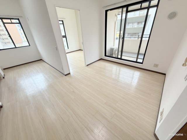 グラスホッパー　仲介手数料無料の洋室