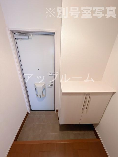 ピアチェーレＫ B棟の玄関