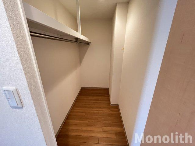 貝塚市澤の賃貸マンションの収納