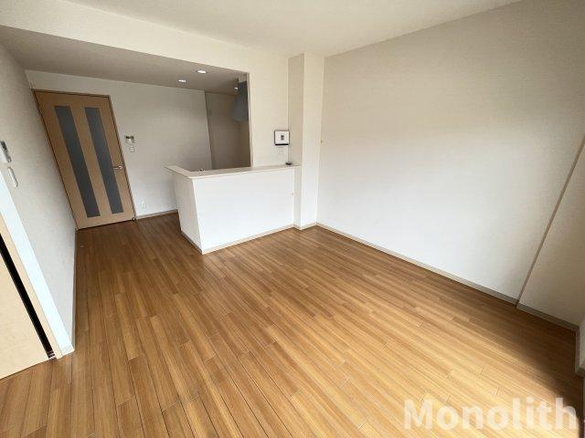 貝塚市澤の賃貸マンションの居間・リビング