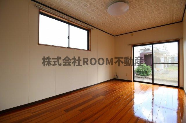 日髙貸家の洋室|コンパクトで使いやすい洋室です