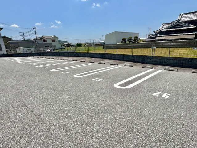 コンフォート佐良和Ⅱの駐車場