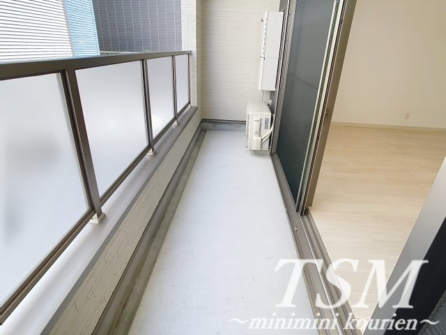 メゾンレヴナ木田町のバルコニー