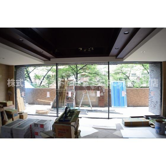 プレサンス松屋町ファステのエントランス