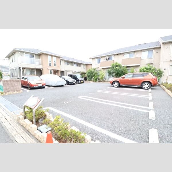 グローリアコートＡの駐車場