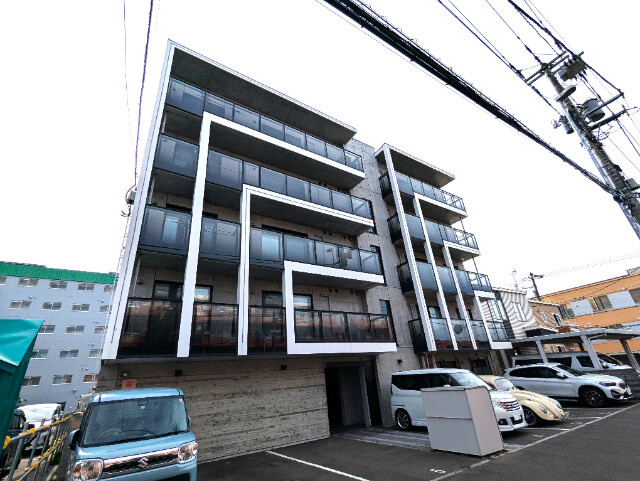 ラピスブラオ八軒