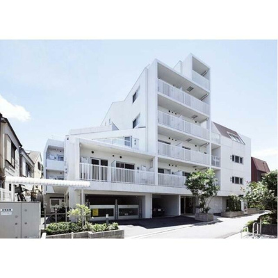 【外観】 | コンフォリア中野 | 鉄筋コンクリート造のがっちりとした建物。