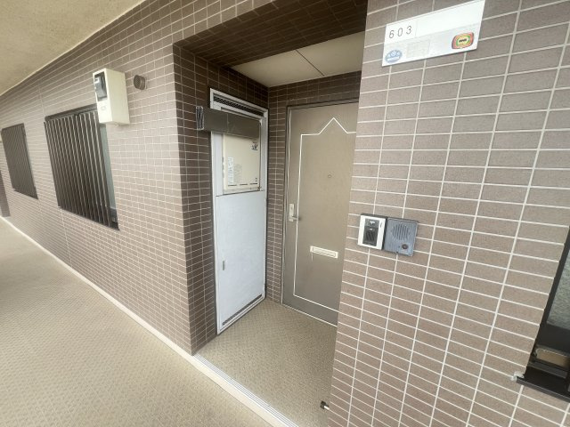 ハーヴェスト本郷のエントランス