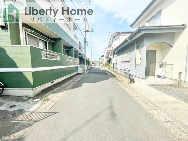 水戸市曙町1番　新築戸建の前面道路含む現地写真