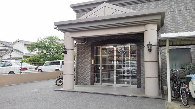 シャンテ吉塚のエントランス