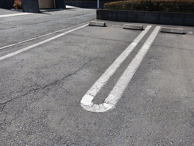 フォンタ－ナの駐車場