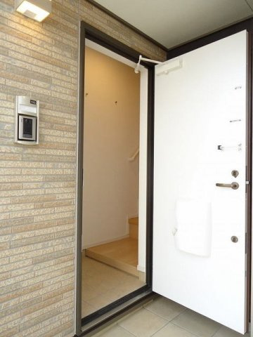 ブルー　スカイ　　刈谷市近郊の賃貸はクラスホーム刈谷店の玄関|毎日通る玄関はこちらです