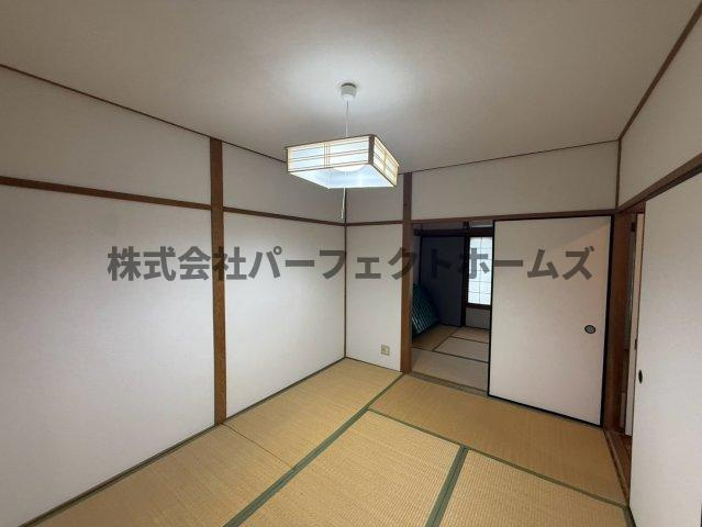 黄金野2丁目戸建　賃貸の和室|フローリングだけでなく、和室もあります