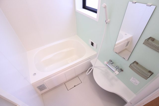 西舞子3丁目戸建の浴室