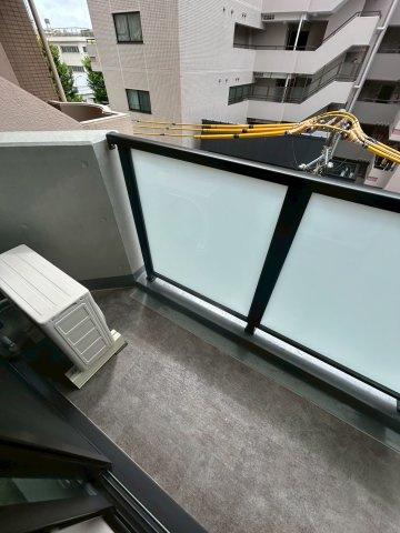 クレヴィスタ阪東橋のバルコニー