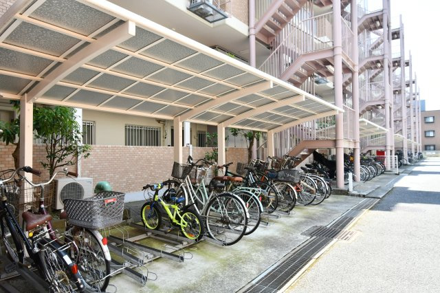 コスモ浦和常盤の駐輪場