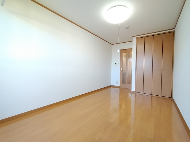 府中市紅葉丘２丁目の賃貸マンションの内装