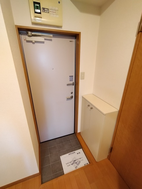 府中市紅葉丘２丁目の賃貸マンションの玄関