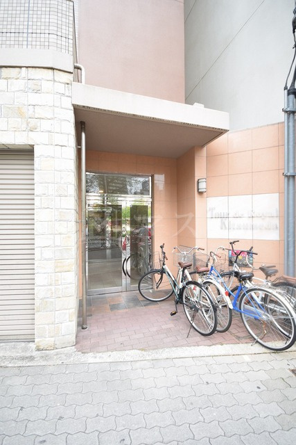 トゥールロワイエ北梅田のエントランス