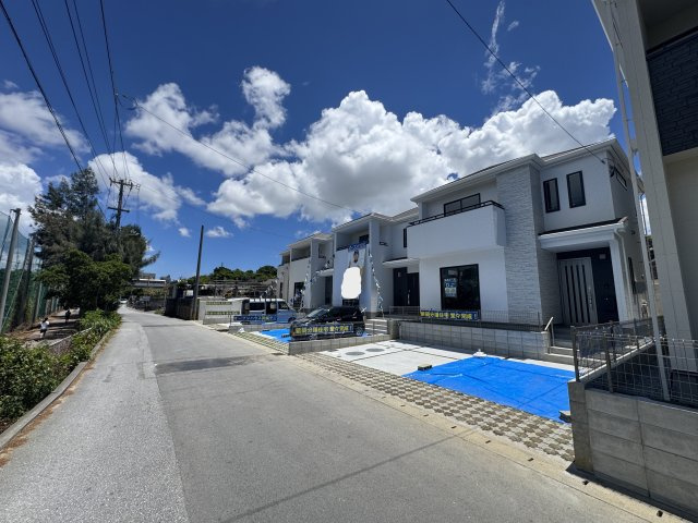 浦添市沢岻（全5棟）A号棟の駐車場|※同仕様写真です