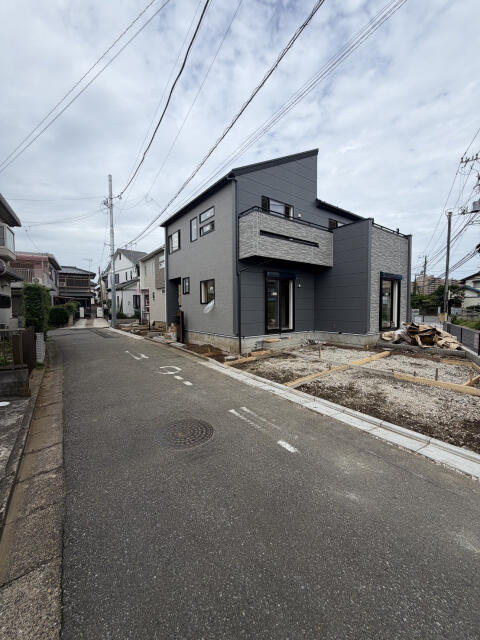 ブルーミングガーデン　千葉市稲毛区園生町２期３棟／２期１号棟の前面道路含む現地写真|7月上旬撮影