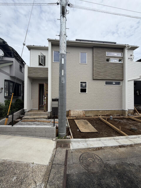 ブルーミングガーデン　千葉市稲毛区園生町２期３棟／２期１号棟の駐車場|7月上旬撮影