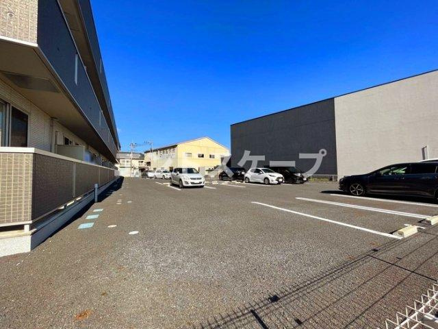 カーサ・プリメーラの駐車場|高崎、前橋エリアのお部屋探しはエンドスケープまで！お客様の理想お聞かせ下さい♪